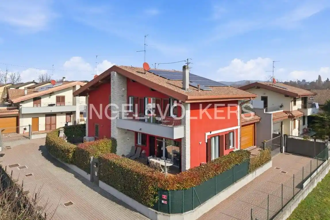 Villa in affitto a Fino Mornasco