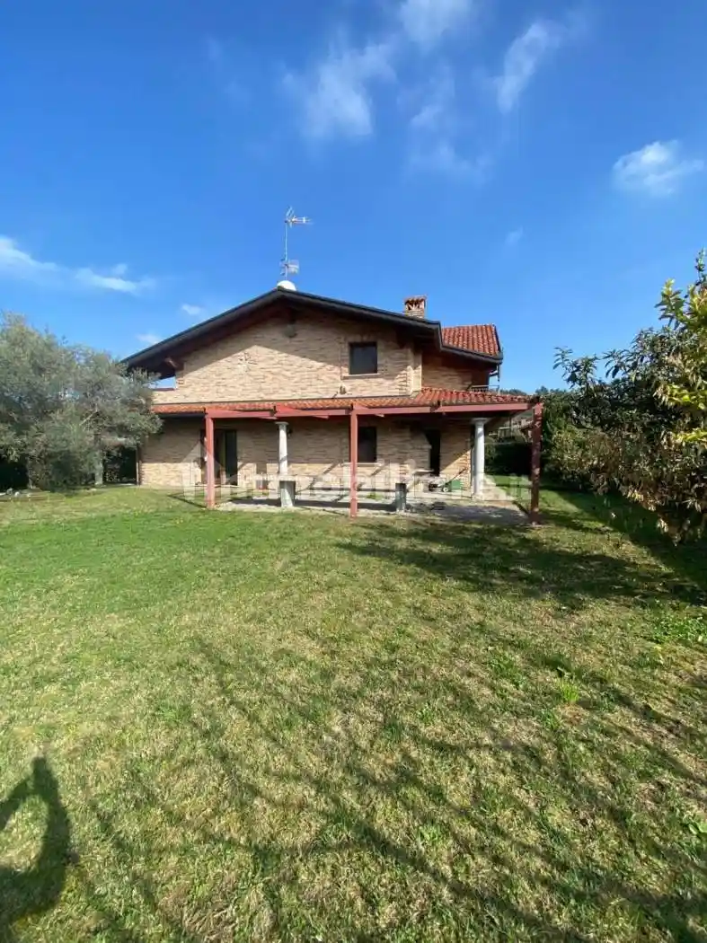 Villa in vendita a Casale Litta