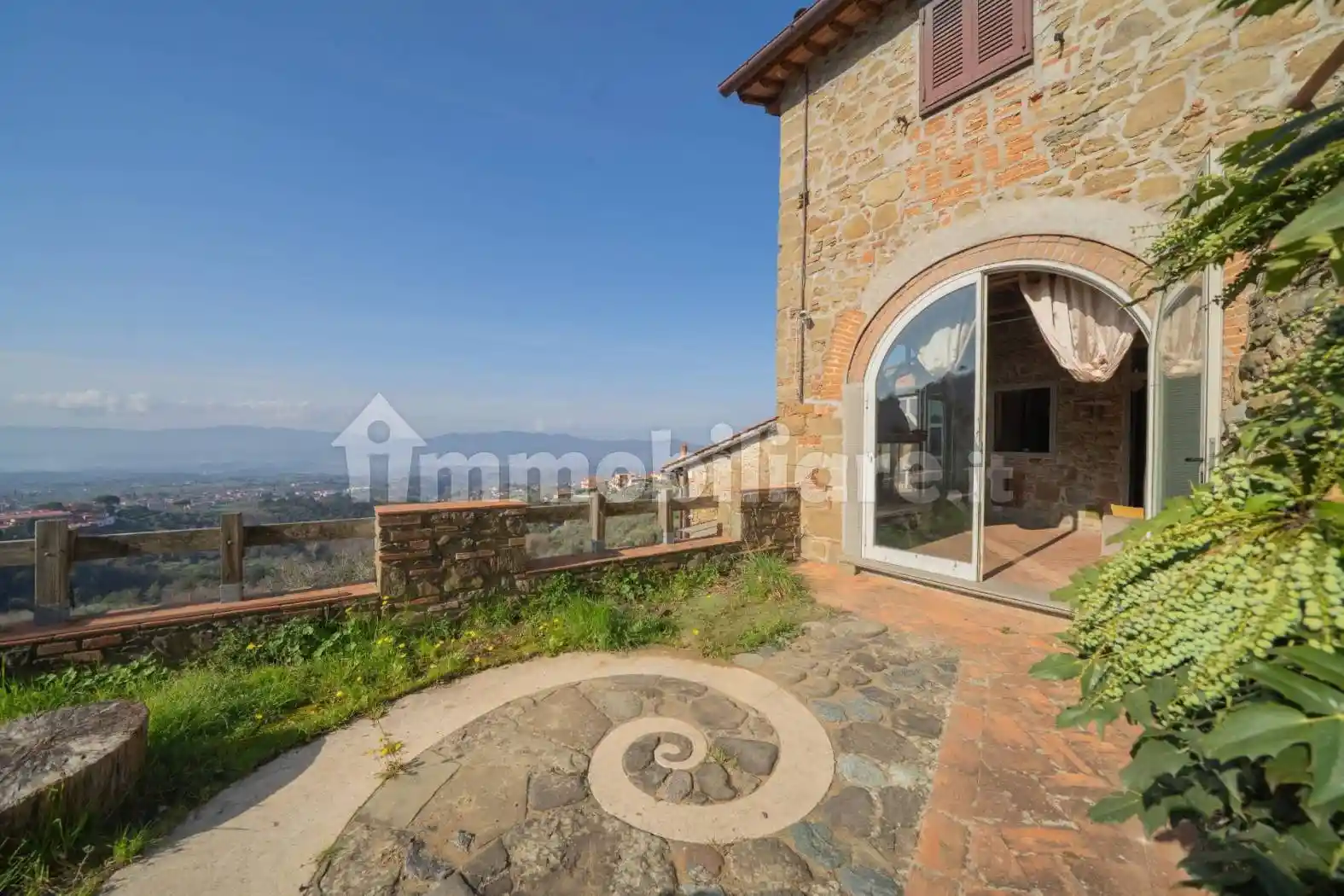 Appartamento in vendita a Reggello