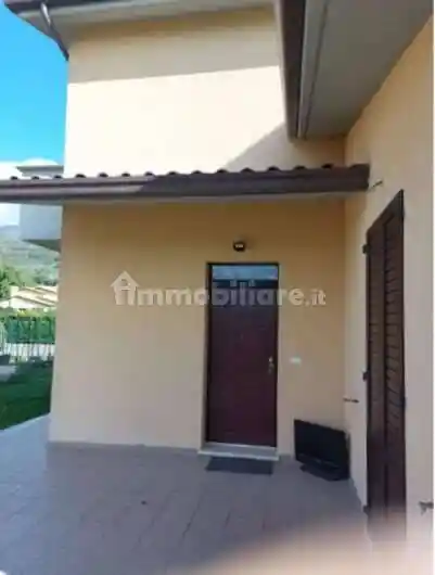 Palazzo - Stabile in vendita a Gualdo Tadino