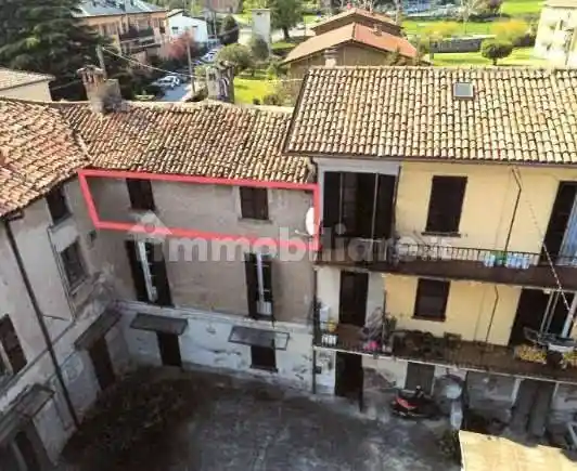 Appartamento in vendita a Erba