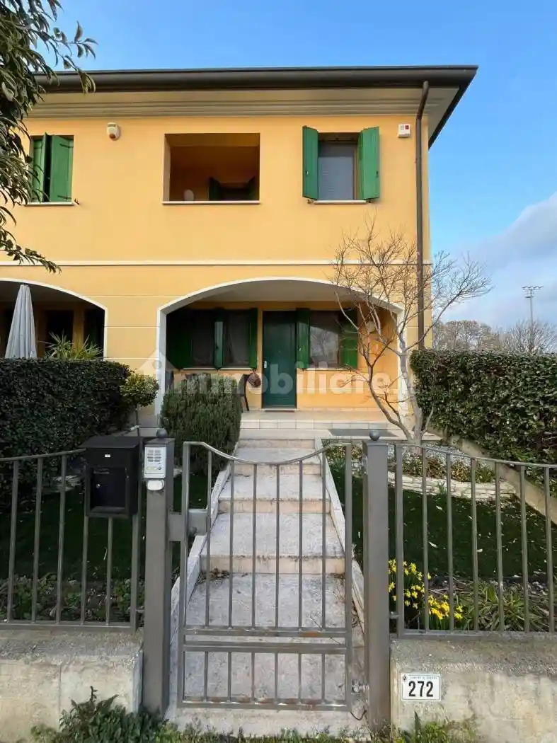 Villetta a schiera in vendita a Urbana