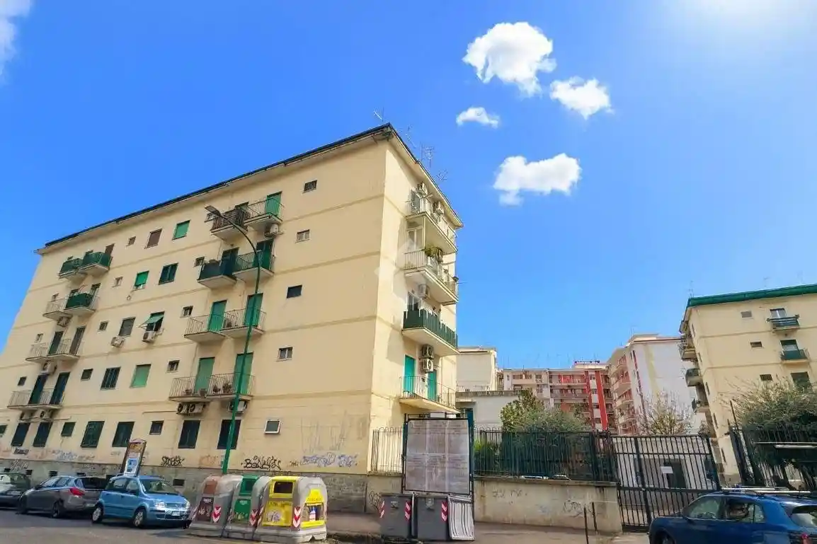 Appartamento in vendita a Napoli