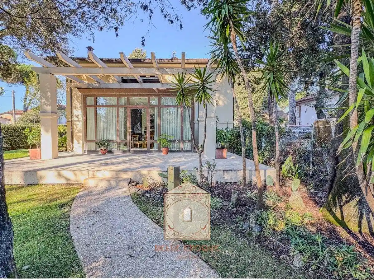 Villa in vendita a Camaiore