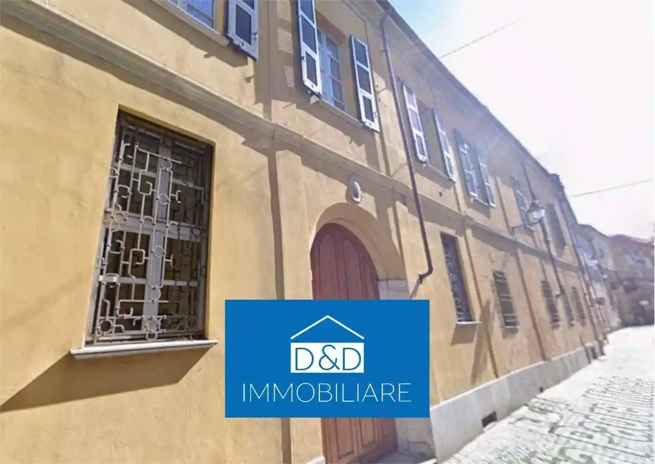 Palazzo - Stabile in vendita a Tortona