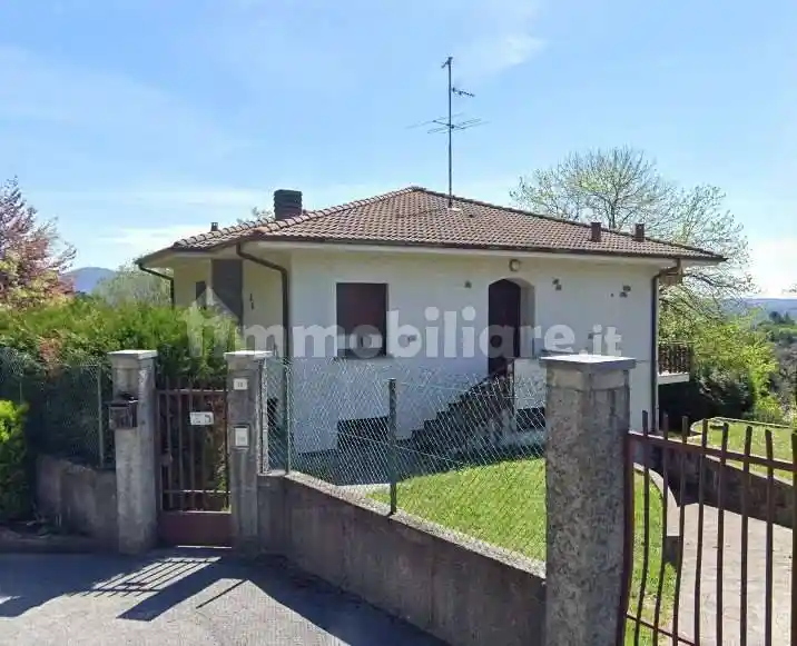 Villa in vendita a Proserpio
