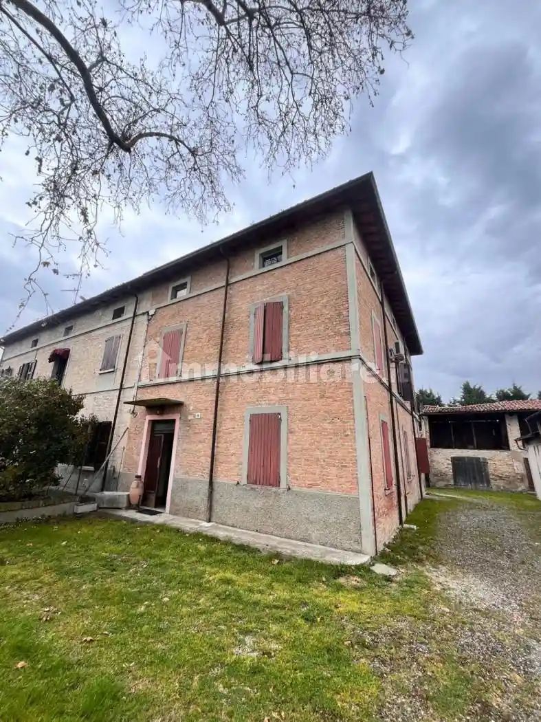 Rustico - Casale in vendita a Parma