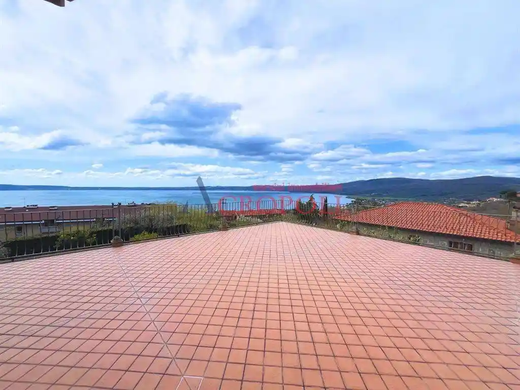 Villa in vendita a Trevignano Romano