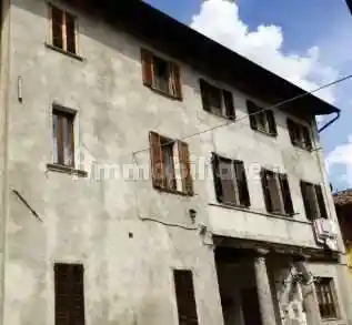 Appartamento in vendita a Erba