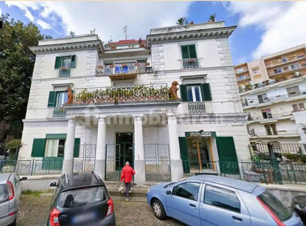 Appartamento in affitto a Napoli