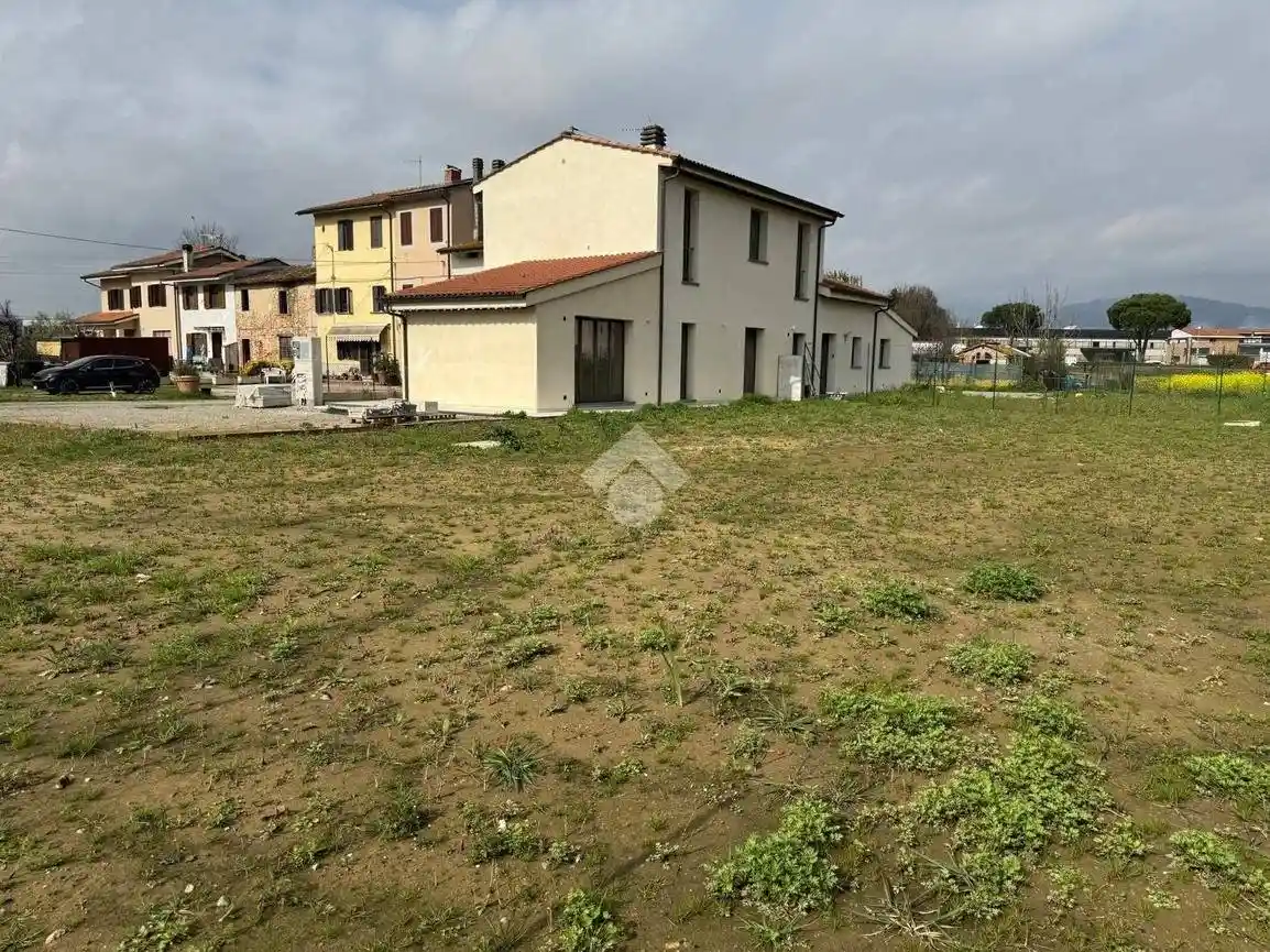 Casa indipendente in vendita a Chiesina Uzzanese