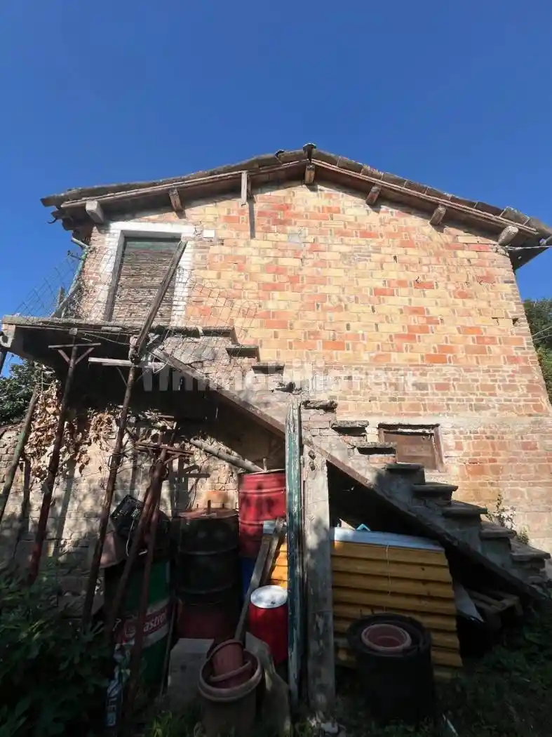 Rustico - Casale in vendita a Pergola