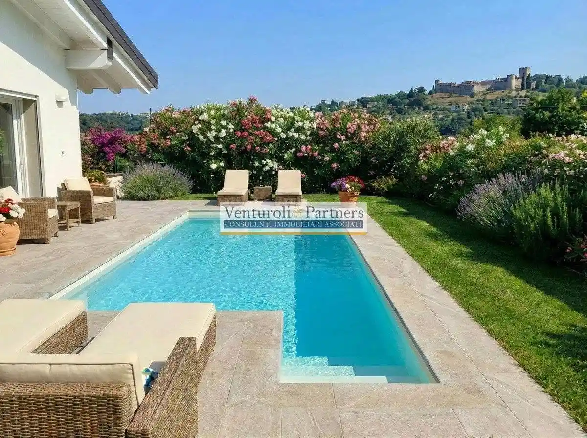Villa in vendita a Padenghe sul Garda