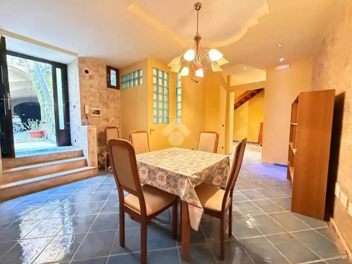 Palazzo - Edificio in vendita a Sant'Agata de' Goti