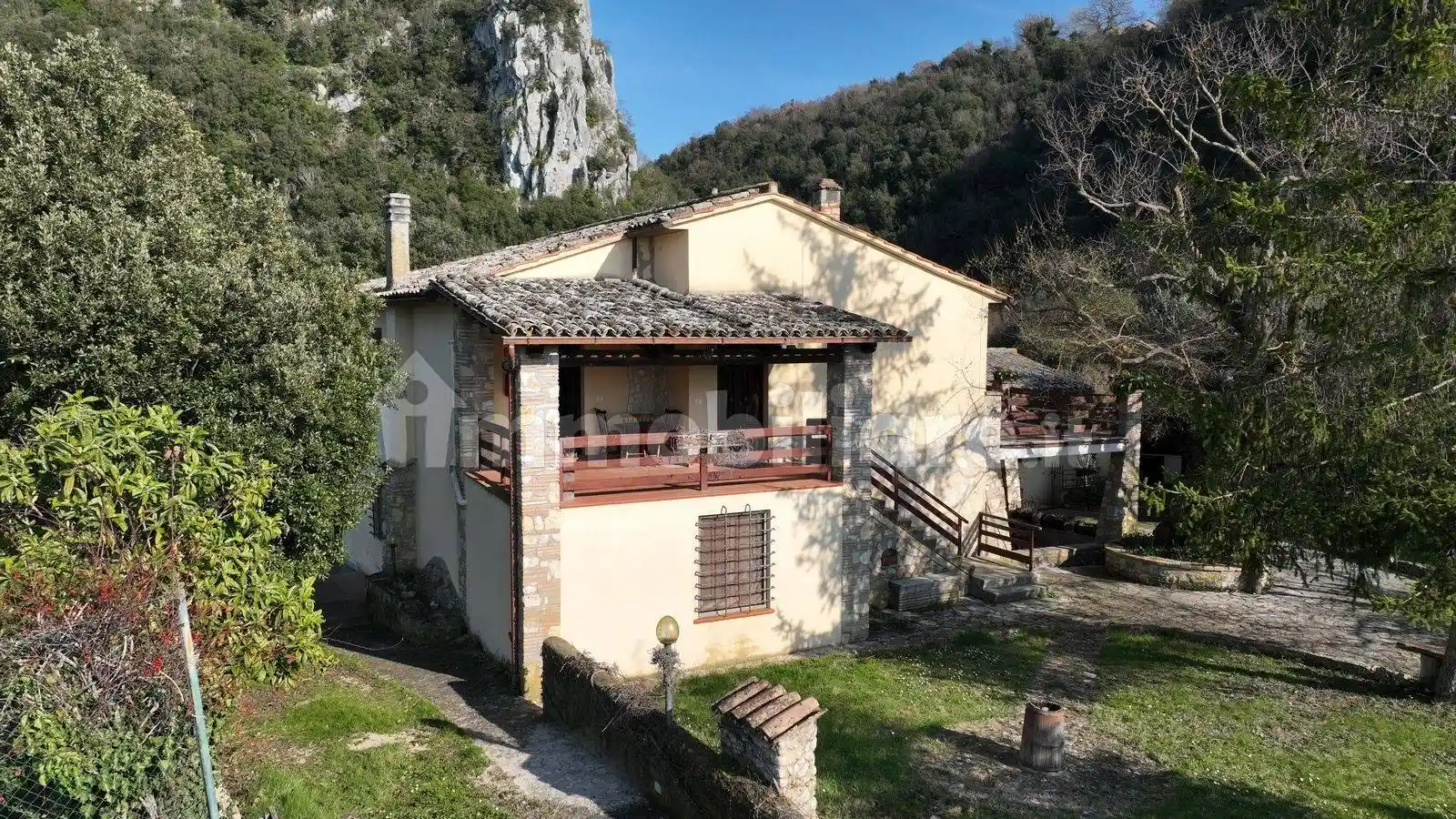 Rustico - Casale in vendita a Montecchio