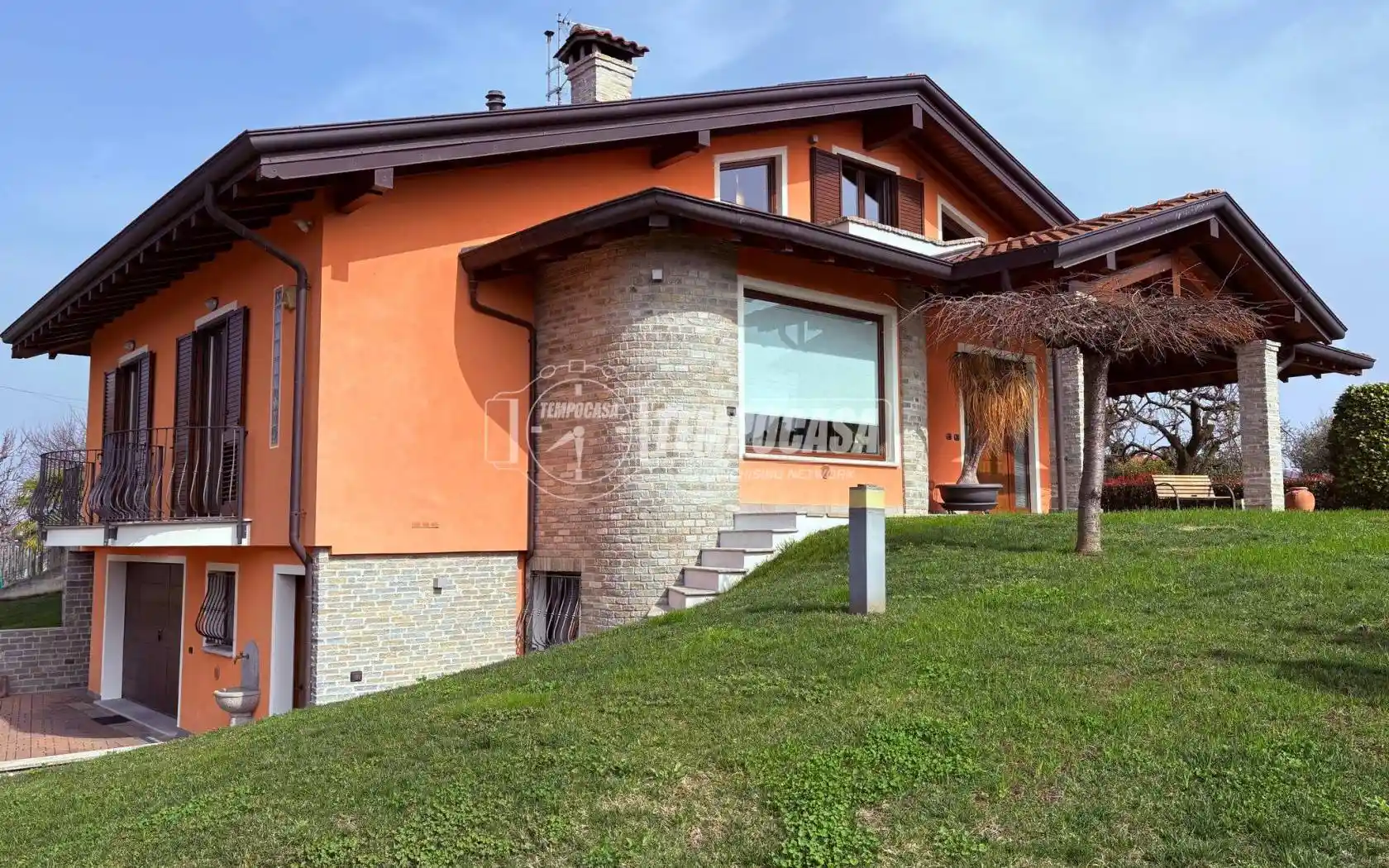 Villa in vendita a Oleggio