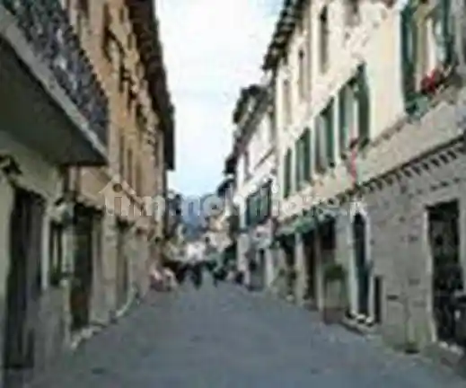 Palazzo - Edificio in vendita a Camaiore