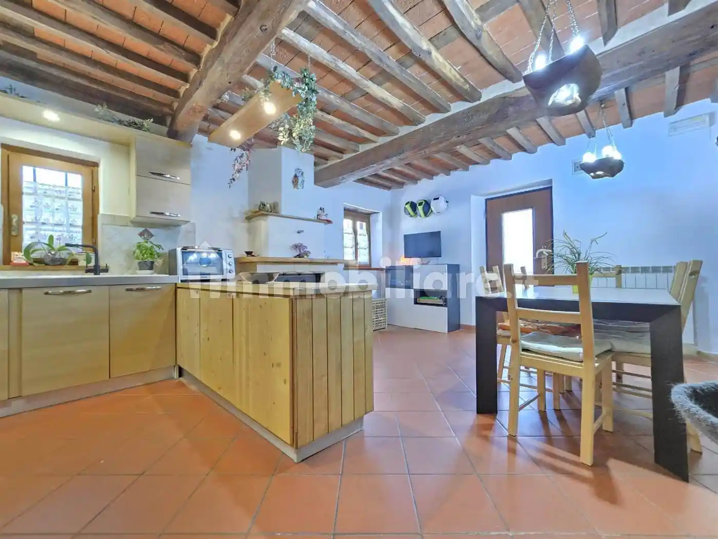 Casa indipendente in vendita a Camaiore