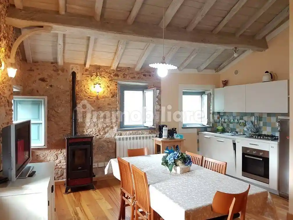 Rustico - Casale in vendita a Camaiore