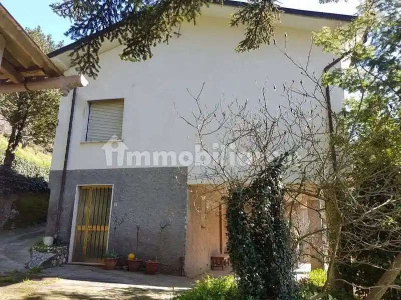 Casa indipendente in vendita a Camaiore