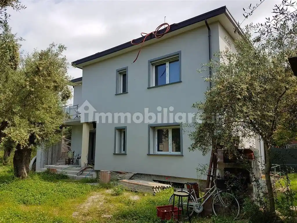 Villetta a schiera in vendita a Seravezza