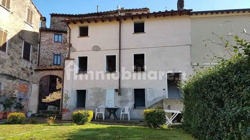 Rustico - Casale in vendita a Camaiore