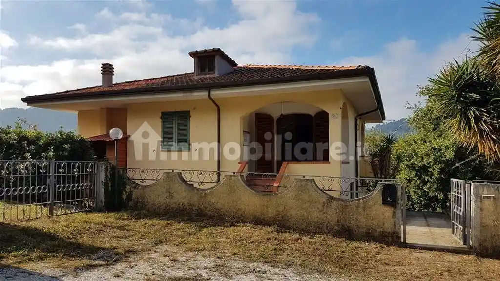 Villa in vendita a Camaiore