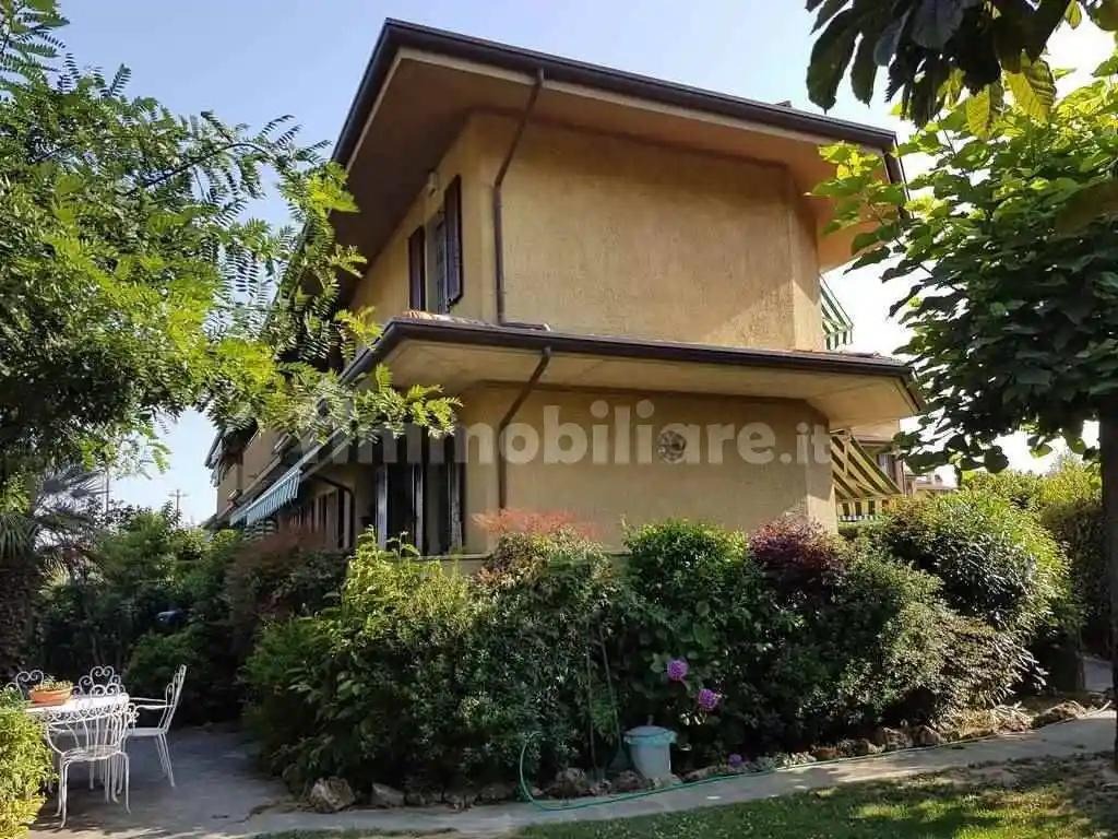 Villetta a schiera in vendita a Seravezza