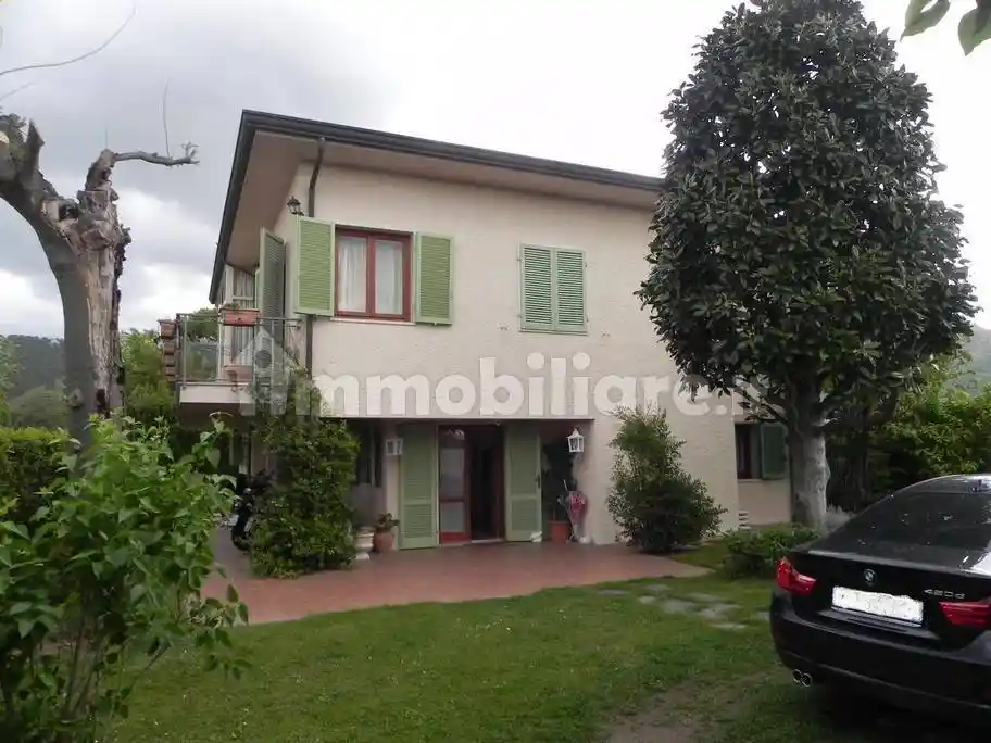 Villa in vendita a Massarosa