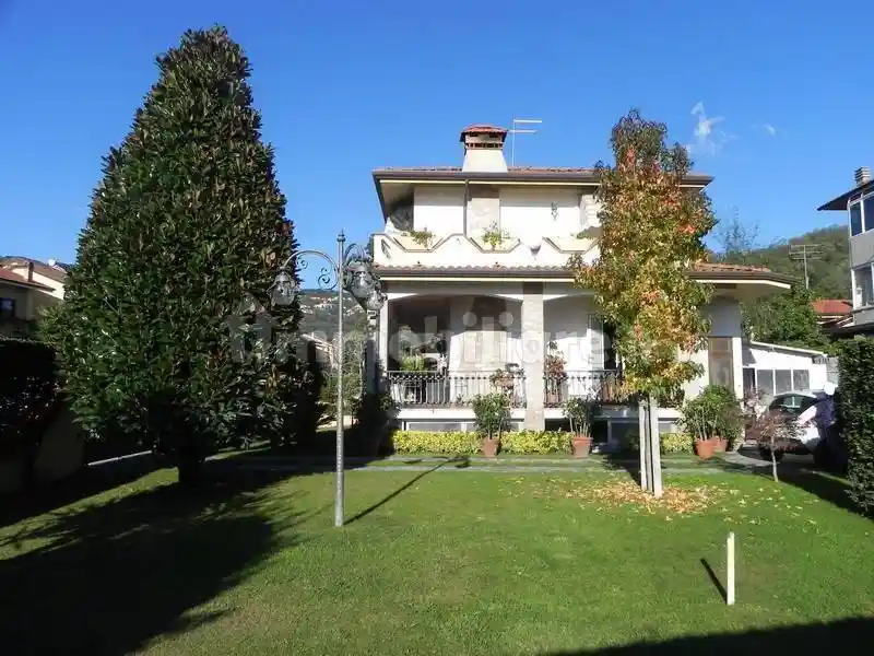Villa in vendita a Massarosa