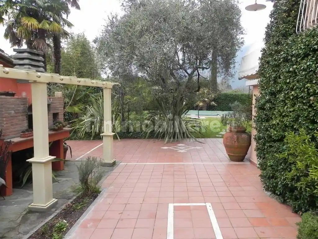 Villa in vendita a Camaiore
