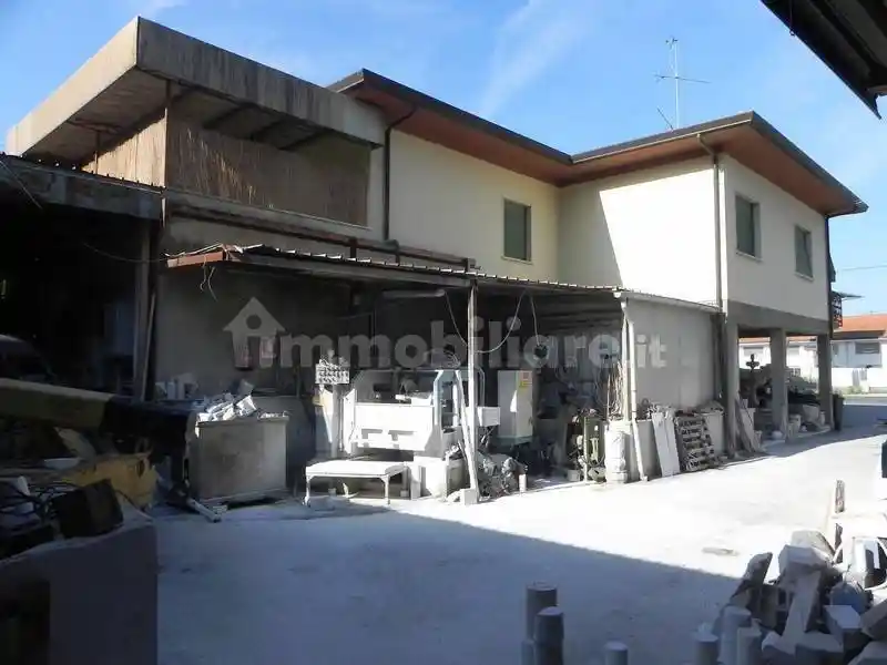 Palazzo - Edificio in vendita a Pietrasanta