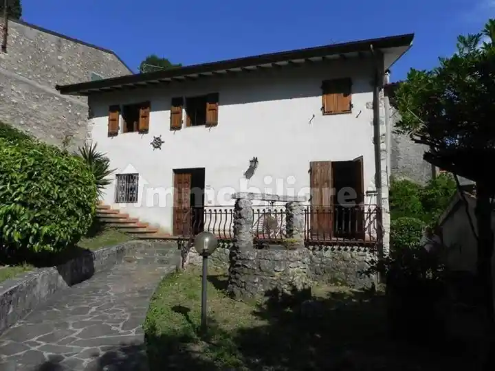 Casa indipendente in vendita a Camaiore