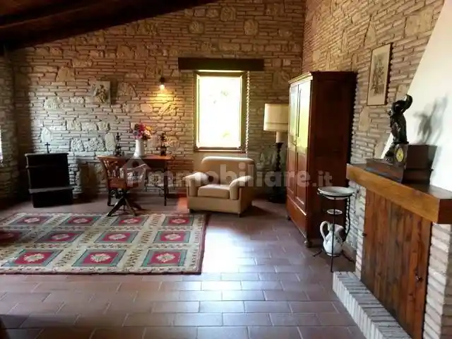 Palazzo - Edificio in vendita a Pergola