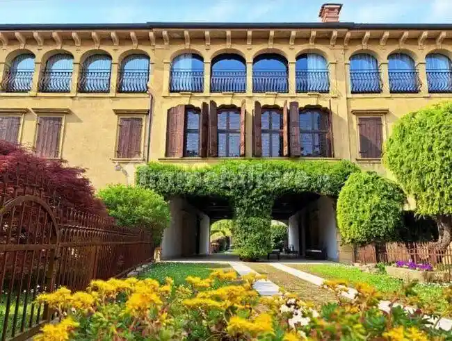 Appartamento in affitto a Pescantina