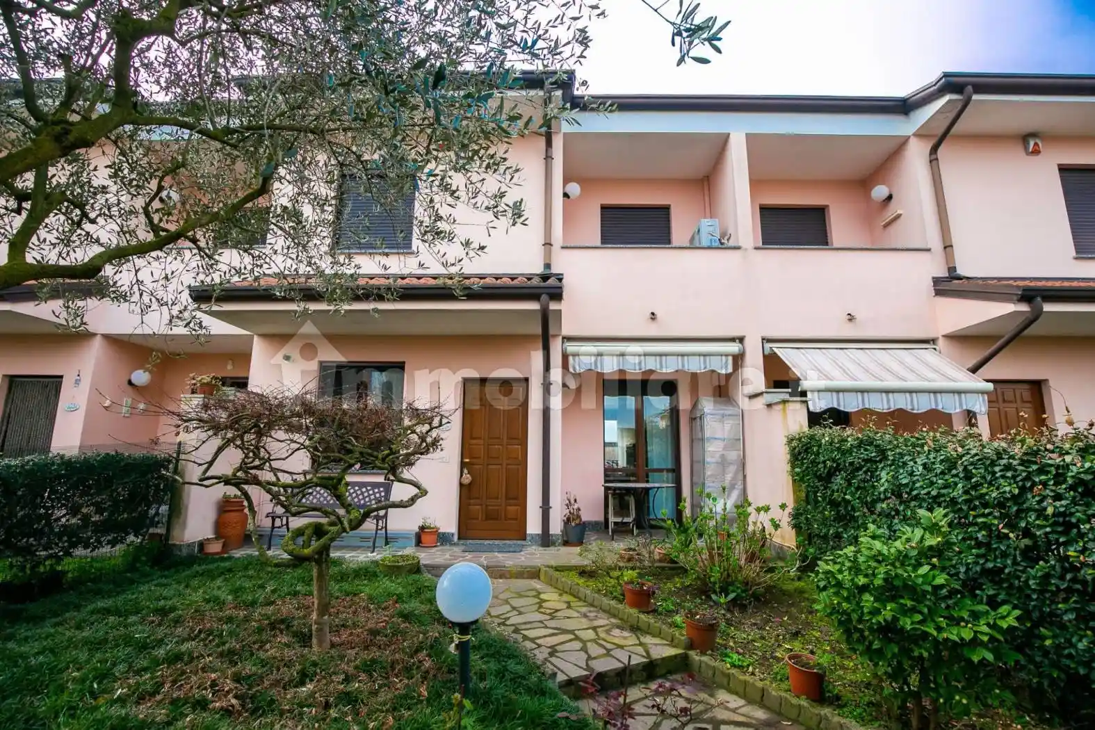 Villetta a schiera in vendita a Lazzate