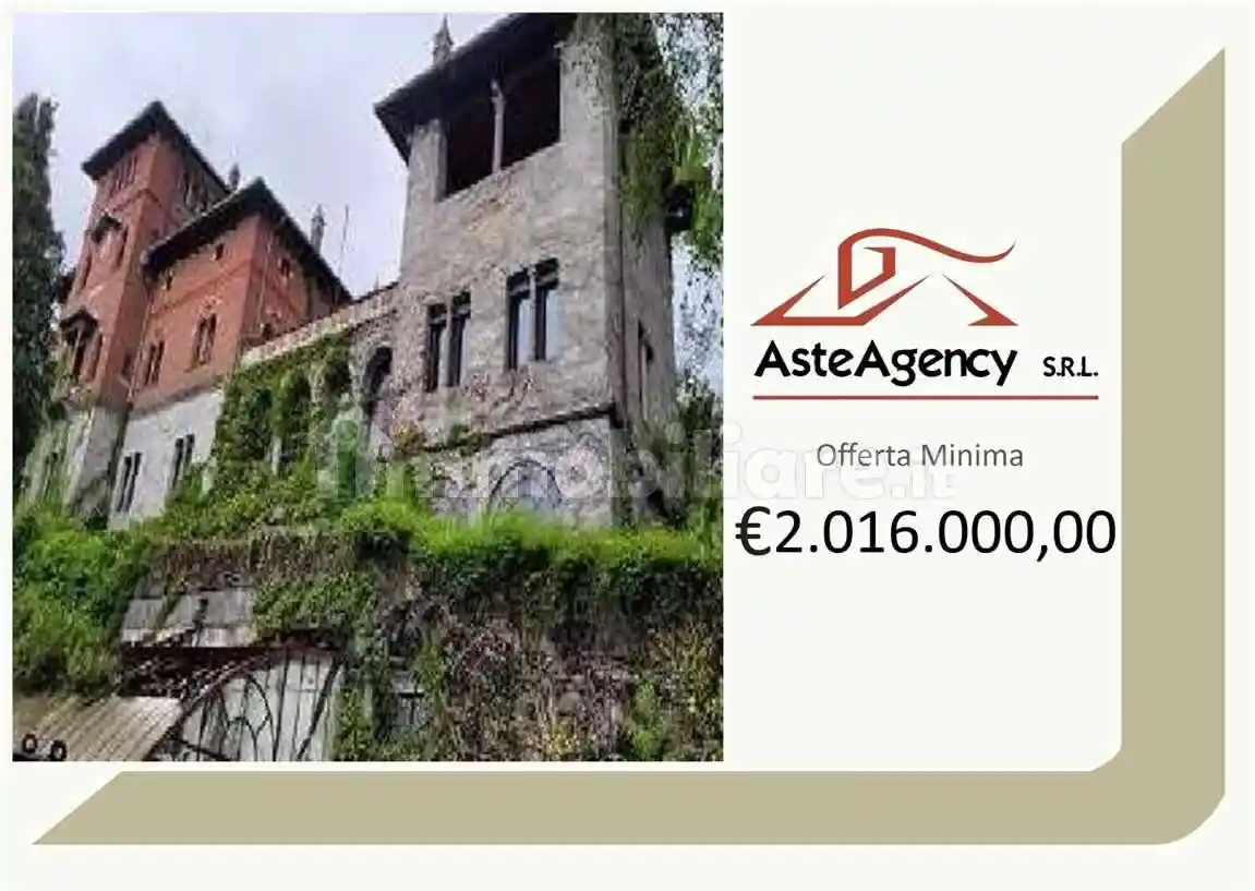 Casa indipendente in vendita a Gavirate