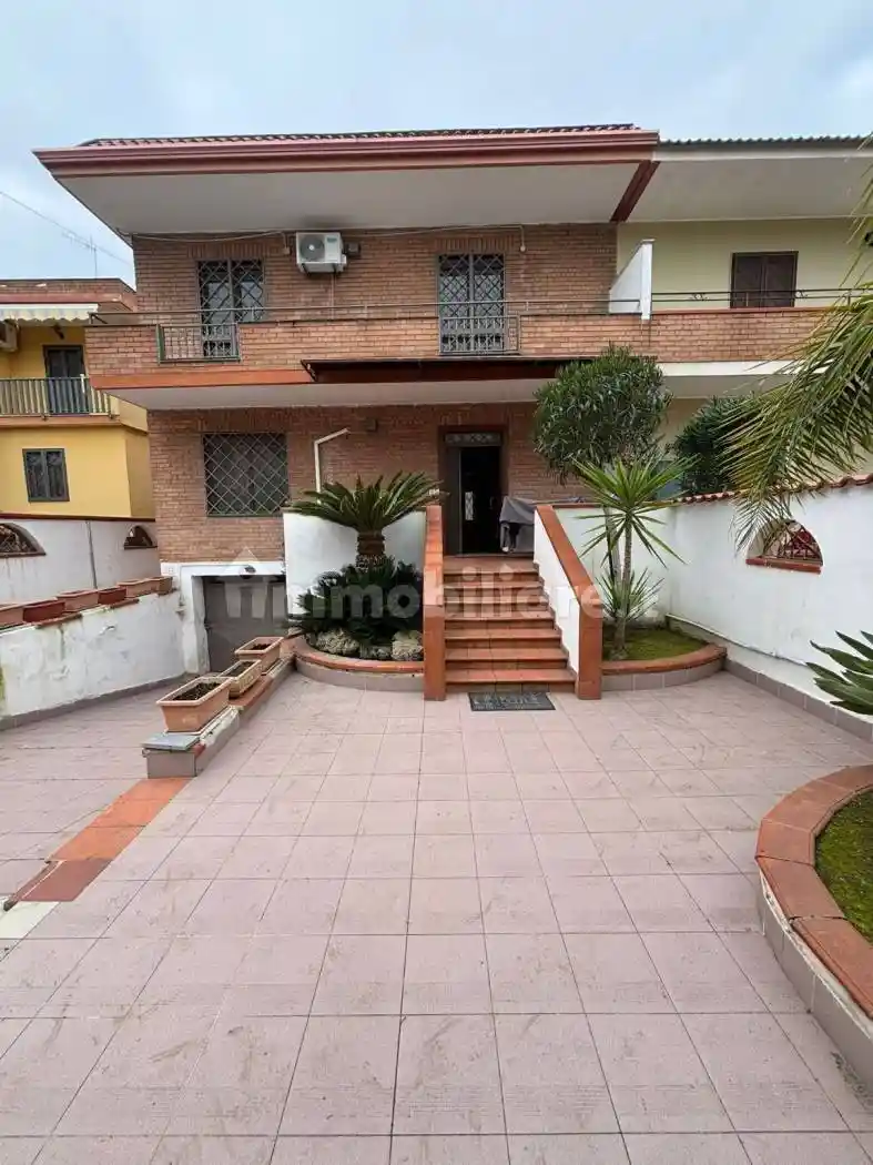 Villa in vendita a Giugliano in Campania