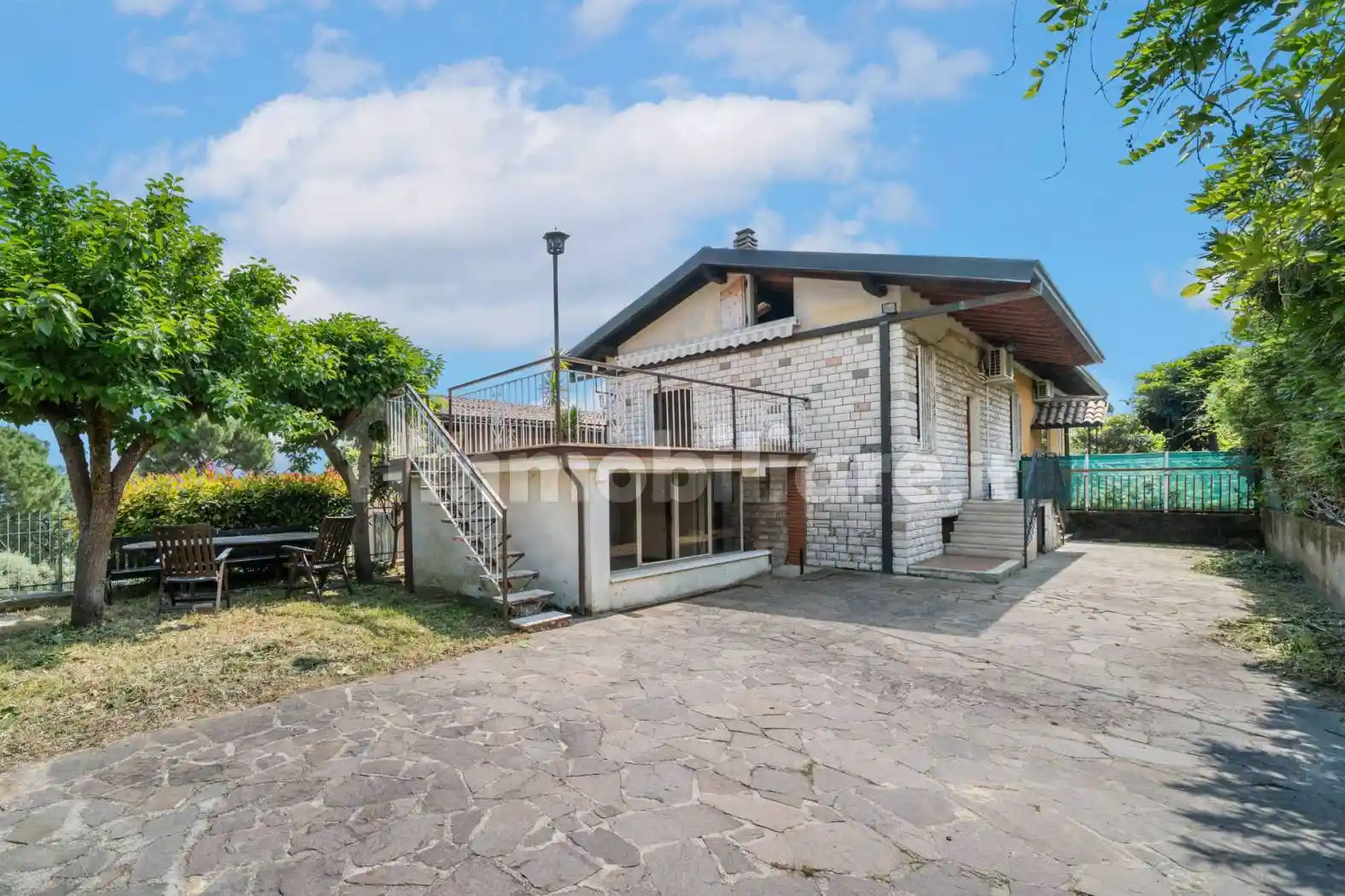 Villa in vendita a Moniga del Garda