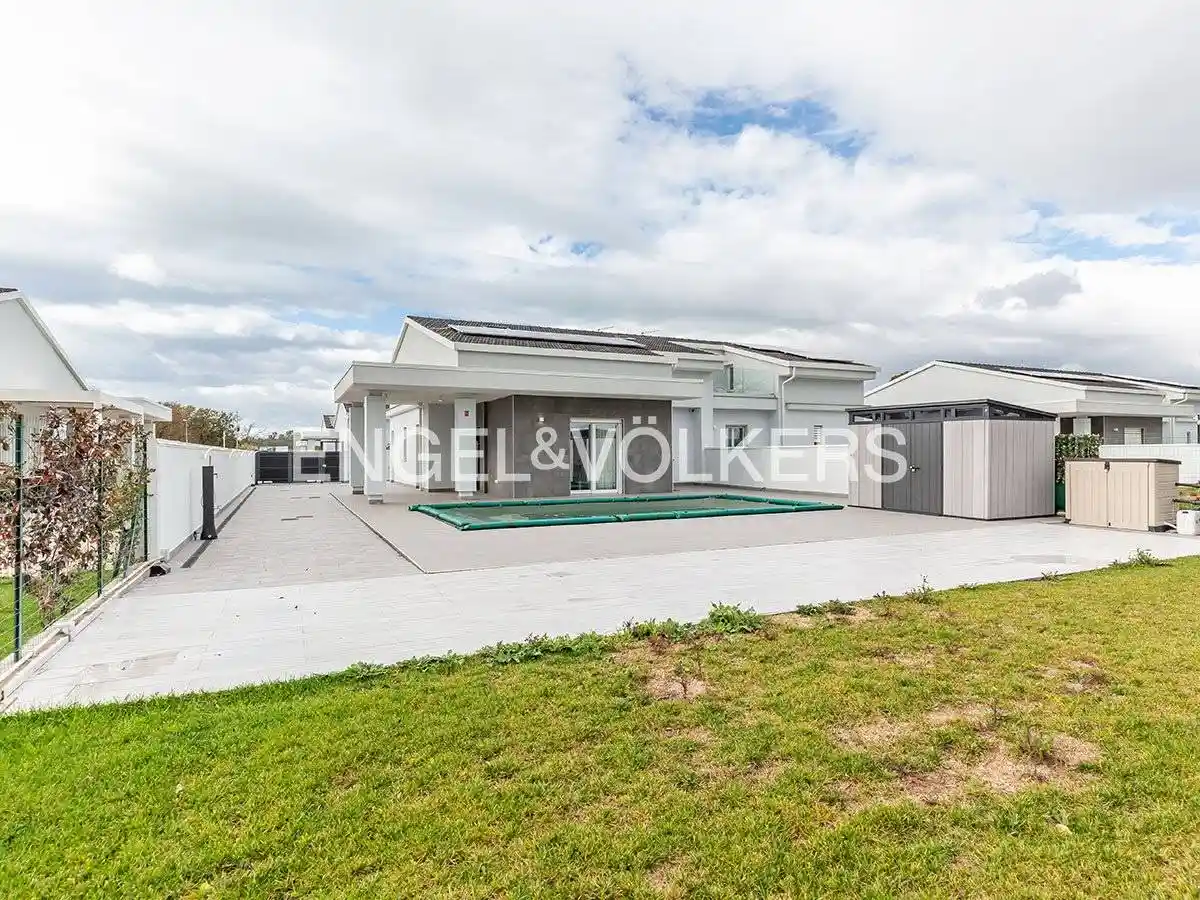 Villa in vendita a Ladispoli