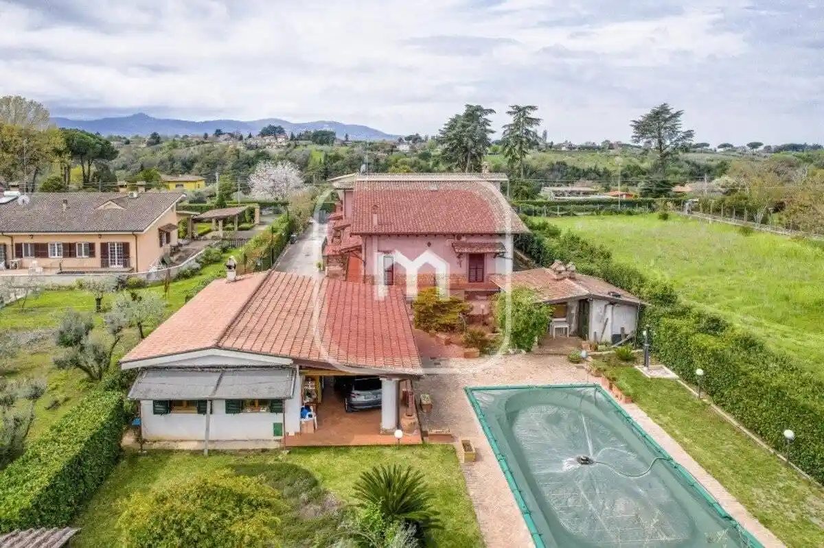 Villa in vendita a Zagarolo