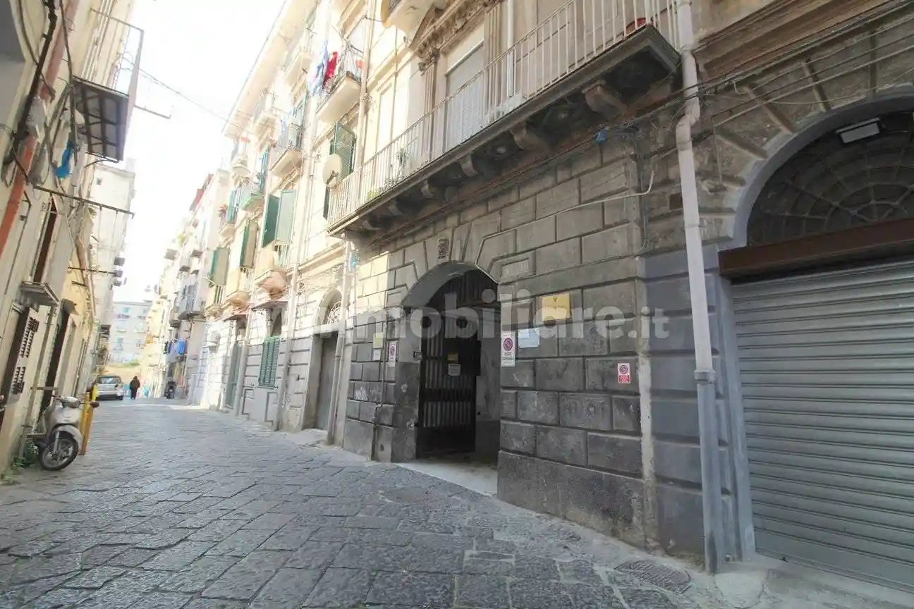 Appartamento in vendita a Napoli