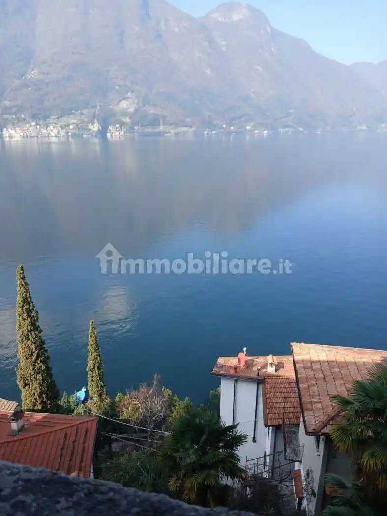 Appartamento in vendita a Nesso