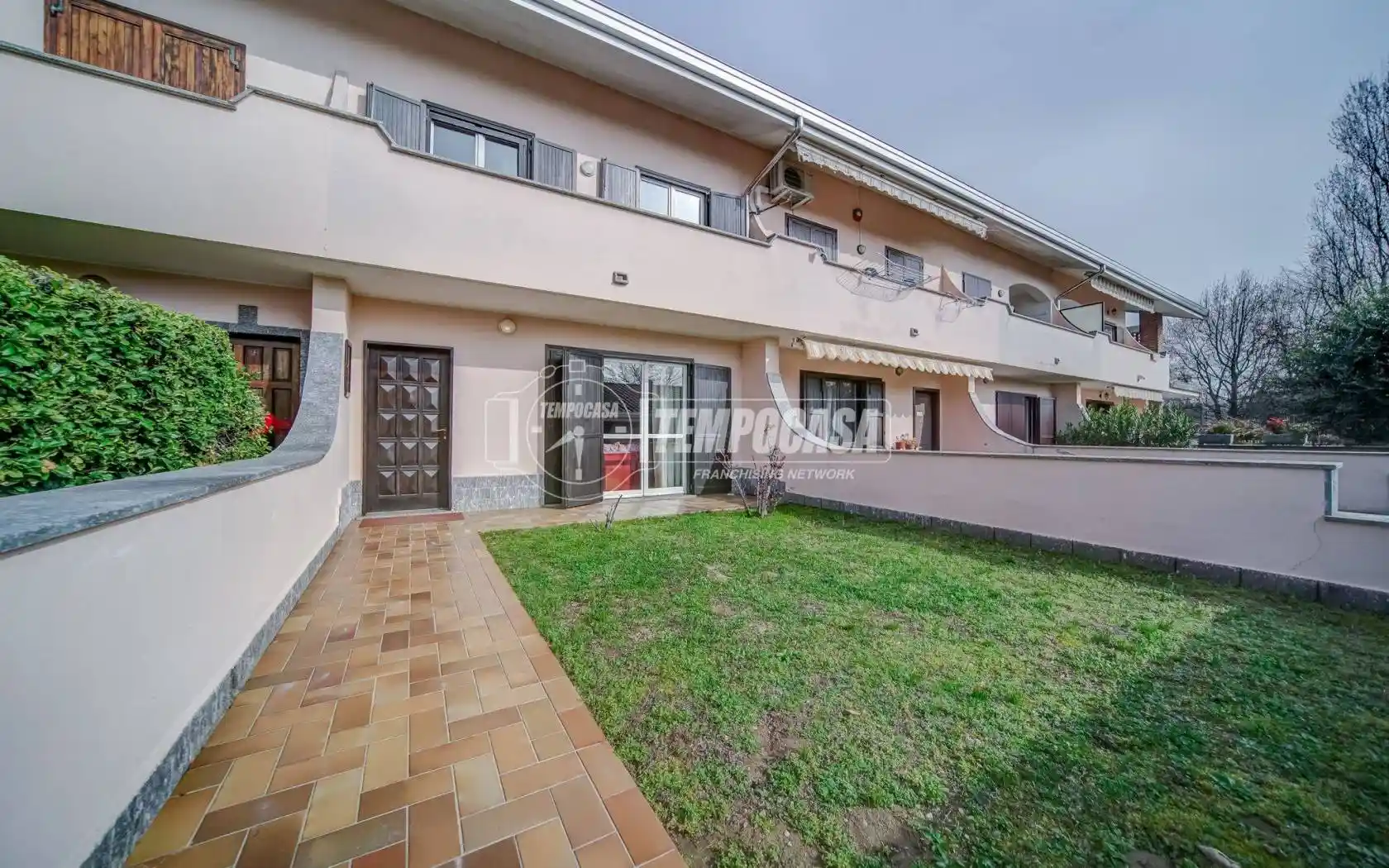 Villetta a schiera in vendita a Varallo Pombia