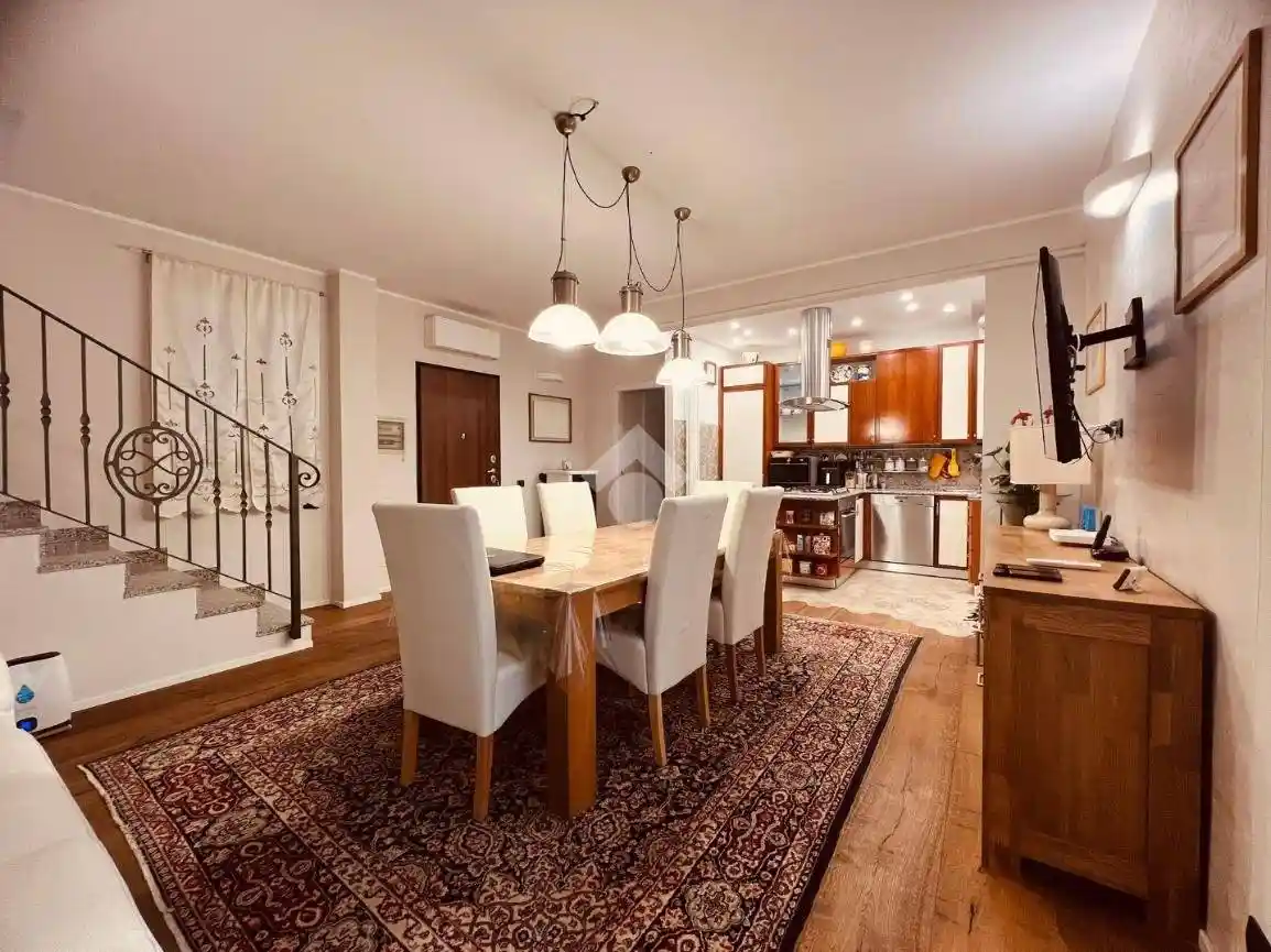 Appartamento in vendita a Ronco Briantino