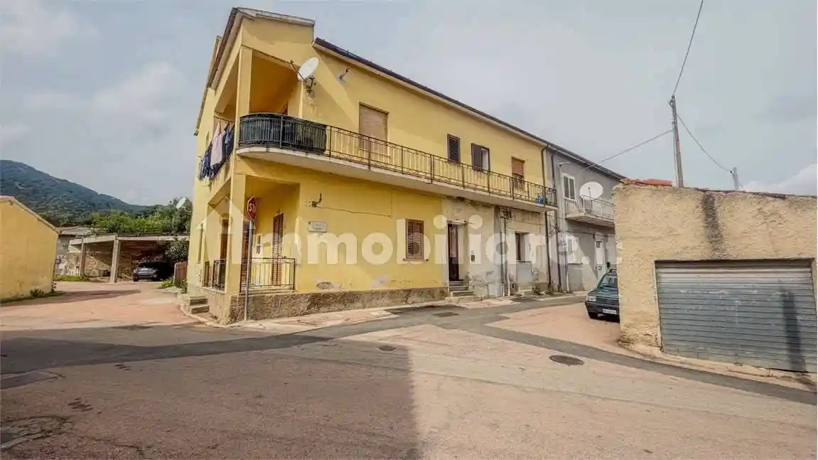 Appartamento in vendita a Padru