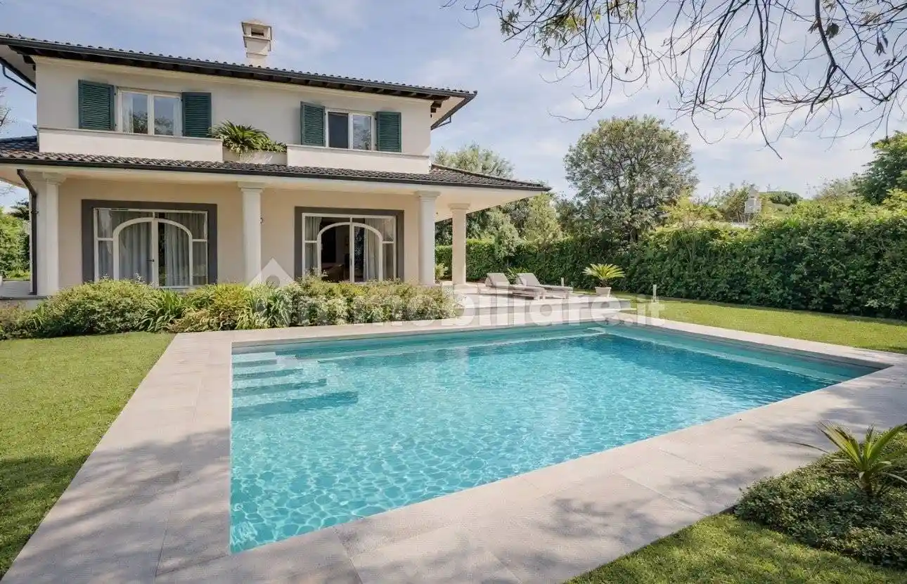 Villa in vendita a Forte dei Marmi
