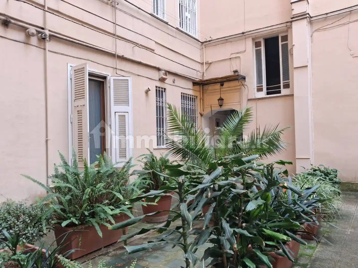 Appartamento in vendita a Napoli