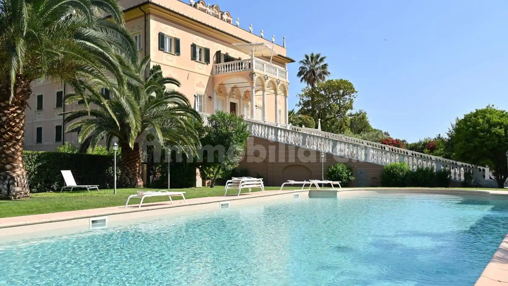 Appartamento in vendita a Finale Ligure