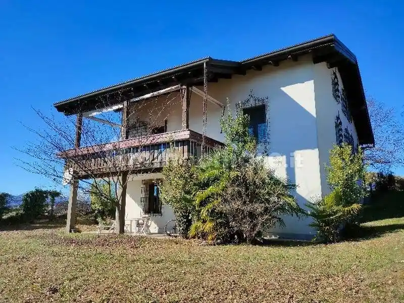 Villa in vendita a Gattico-Veruno